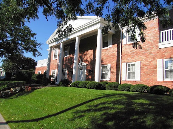 Muehlebach Funeral Home gallery image 5